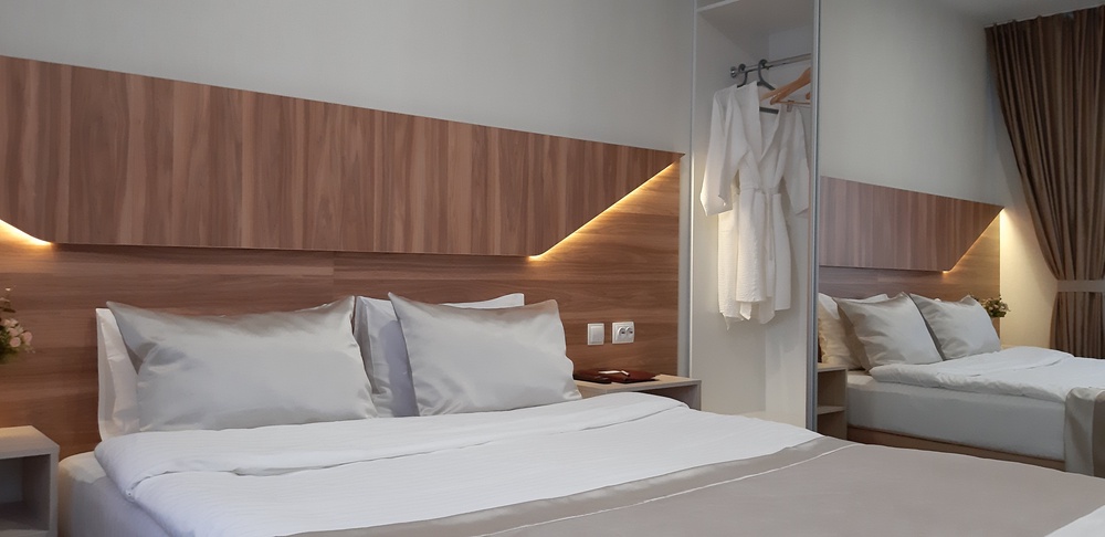 Гостевой дом
 "Петербург"